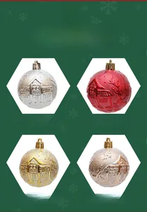 Détail de boules de Noël de 6 cm avec motifs de villas d'hiver et de forêts en relief