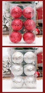 Motifs en relief détaillés sur boules de Noël de 6cm en emballage rouge et argent