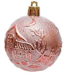 Détail d'une boule de Noël rose de 6cm avec maison d'hiver et croissant de lune gaufrés