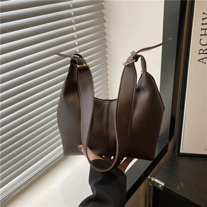 Retro PU Leather Hobo Bag Women Minimalist Underarm Shoulder Bag With Vertical Stitching Adjustable Strap