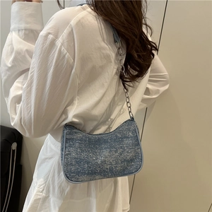 Sac hobo élégant en denim avec strass brillants et bandoulière en chaîne argentée