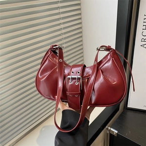 Y2K Vintage Pleated Underarm Bag For Women Shiny PU Leather Shoulder Bag With Metal Buckle Retro Hobo Bag For Party Daily