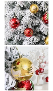 Detalle de bolas de Navidad de 10cm rojas y doradas con copos de nieve y renos