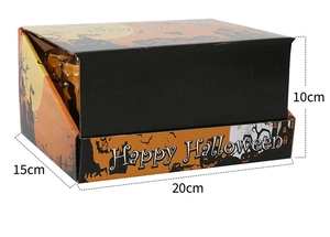 Dettaglio della scatola di Halloween con dimensioni indicate 20 cm x 15 cm x 10 cm