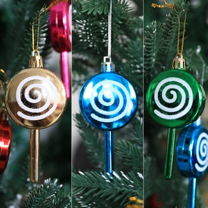 Ornamenti natalizi lucidi a forma di lecca-lecca con motivi a spirale per decorare l'albero