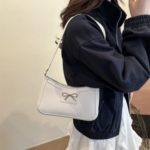 Borsa sottobraccio bianca stile francese con fiocco dorato e sottile tracolla chic