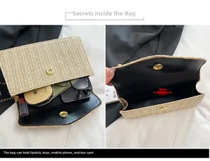 Détail de la pochette en paille montrant l'intérieur avec lunettes et cosmétiques