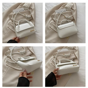 Vues détaillées d'un sac en cuir blanc avec bandoulière à nœud et logo doré chic
