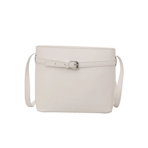 Sac seau chic en cuir blanc cassé avec boucle argentée et fine bandoulière pour femme