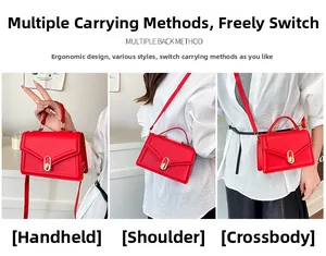 Démonstration de portage triple pour ce sac à main rouge en cuir mat à fermoir doré