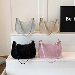 Sacs hobo à paillettes scintillantes en argent, or, noir et rose sur supports