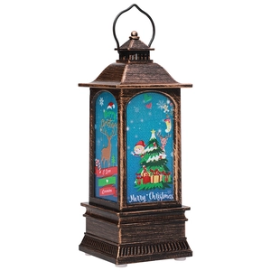 Detalle de farol navideño de bronce antiguo con vela LED y motivos de renos festivos