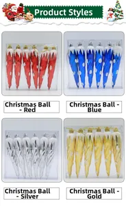Détail de suspensions glaçons de Noël pailletées en rouge, bleu, argent et doré