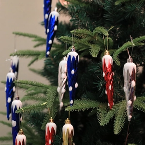 Ornements de sapin de Noël en forme de stalactites polis en bleu, rouge et or