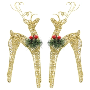 Zweiteiliges Set goldene Weihnachtsrentiere mit Kiefernnadeln und roten Beeren