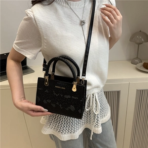 Fashionable black snake-pattern crossbody handbag with gold logo for 2025 spring summer
