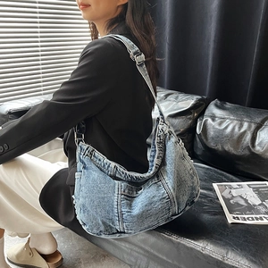 Retro-Hobo-Tasche aus gewaschenem Denim für Damen mit verstellbarem Gurt und viel Platz