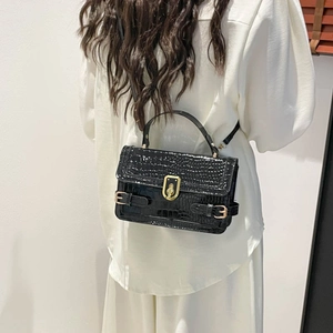 Fashionable black crocodile pattern crossbody bag with gold buckle for women