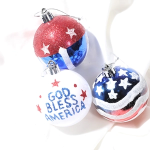 Décorations patriotiques de la fête de l'Indépendance avec texte God Bless America en tricolore