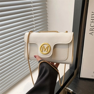 Women PU Leather Crossbody Bag Gold Chain Shoulder Bag M Letter Metal Logo Quilted Small Square Fashion Simple Messenger Bag