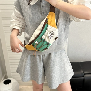 Sac de poitrine rétro avec design color-block blanc jaune et vert en toile robuste