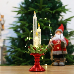 Portavelas navideño LED de tres niveles con base metálica roja y corona de bayas de pino