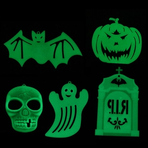Halloween Luminous Hanging Decorations Glow In The Dark Plastic Skull Ghost Pumpkin Bat Tombstone Yard Party Props