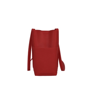 Bolso bandolera rojo mini para móvil en cuero con textura de lichi y bolsillo frontal