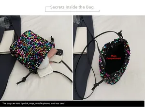Détail du sac seau à paillettes montrant l'espace pour téléphone et cartes