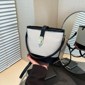 Women Color Block Woven Bucket Bag PU Leather Patchwork Crossbody Handbag With Metal Lock Daily Travel Casual Stylish Tote