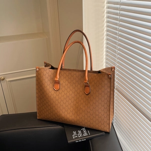 Retro M Letter Monogram Print Tote Bag Large Capacity PU Leather Handbag For Women Daily Commute Fashion Minimalist