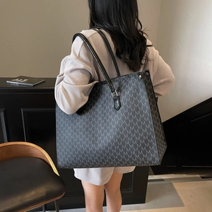 Retro large tote bag with M-letter jacquard pattern and black leather shoulder straps