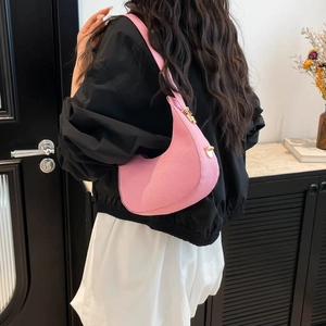Rosafarbene Halbmond-Schultertasche mit Steinstruktur, elegante Damentasche Mode