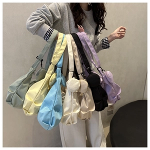 Sacs à bandoulière en toile minimalistes en six couleurs pastel avec pochettes assorties