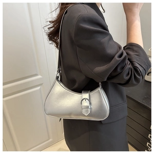 Silberne Schultertasche aus PU-Leder mit verstellbarer Schnalle in eleganter Halbmondform