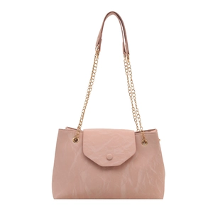 Sac bandoulière rose plissé pour femme avec chaîne dorée et fermeture à rabat chic
