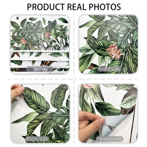 Détail de sticker mural plantes tropicales avec zèbre et couche adhésive au dos