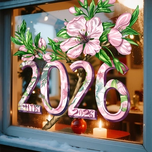Dettaglio decorazione floreale 2026 con fiori rosa sul davanzale della finestra