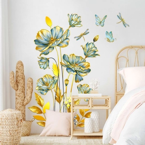 Muurstickers blauwe klaprozen met gouden bladeren en vlinders voor de slaapkamer decor