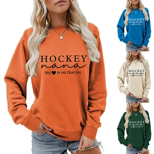 Detailansicht der langärmeligen Hockey Nana Sweatshirts in vier verschiedenen Farben