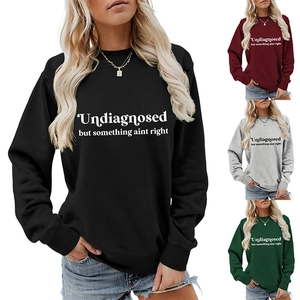 Detailansicht der Damen-Kapuzenpullover in den Farben Schwarz, Burgund, Grau und Grün