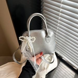 Damen Süße PU Leder Boston Tasche Spitze Schleife Künstliche Perle Anhänger Umhängetasche Mode Minimalistisch Kissen Schultertasche