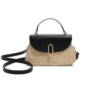 Sac à main élégant avec garniture en cuir noir et corps en texture tissée beige clair