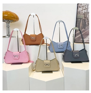 Detailed display of fashionable women's shoulder bags in five colors with bow buckle