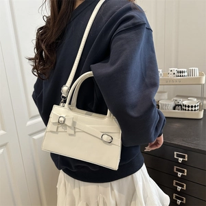 Sac à main blanc chic avec nœud et boucle argentée pour femme, style tendance 2025