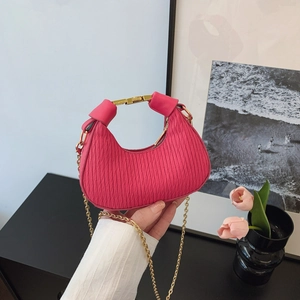 Sac Croissant Plissé pour Femmes Sac Hobo Froncé Avec Poignée en Métal Doré Et Bandoulière Chaîne Mini Sac à Main Mode