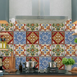 Mediterrane Vintage-Küchenfliesenaufkleber mit blau-rotem geometrischem Blumenmuster