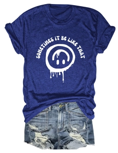 T-shirt en coton bleu marine avec smiley fondu et short en jean court décontracté