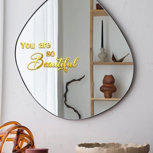 Miroir mural rond minimaliste avec lettrage 3D doré You are so Beautiful adhésif