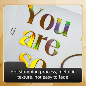 Détail macro du marquage à chaud holographique de haute qualité sur stickers muraux